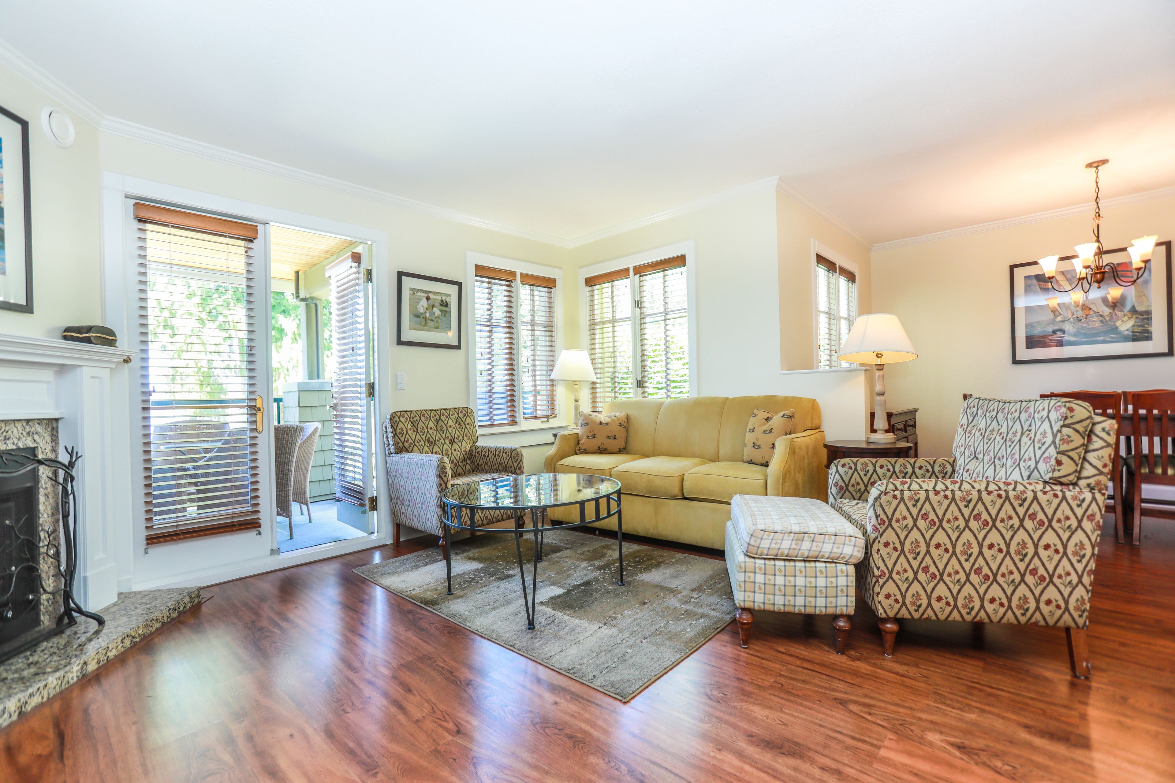 2 bedrooms villa | living room | 32-inch tv with cable channels, fireplace