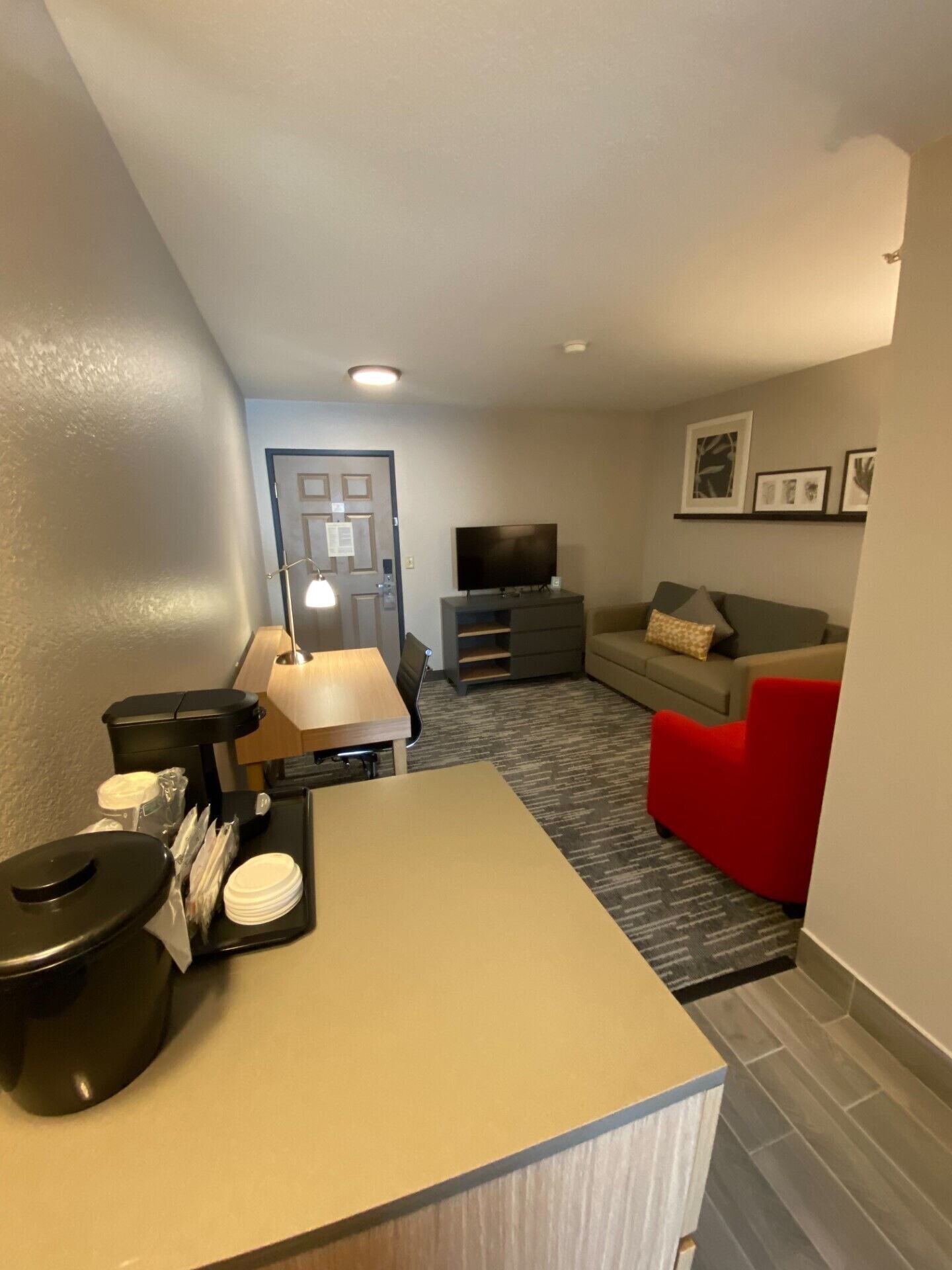 スイート 1 ベッドルーム 禁煙 | デスク、遮光カーテン、アイロン / アイロン台、ベビーベッド (無料)