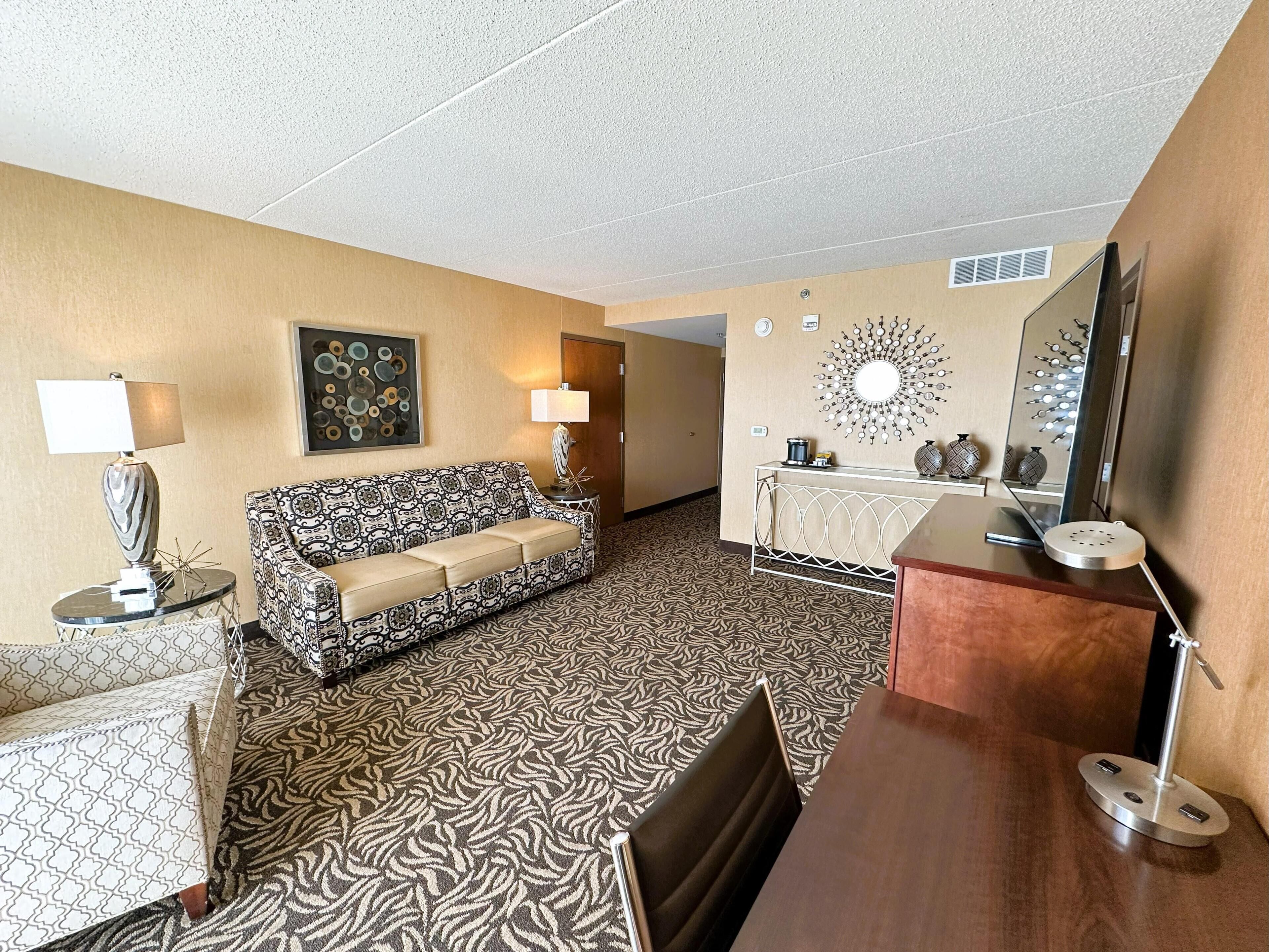 Suite, 1 King Bed, Accessible, Non Smoking (Bathtub) | Living area | 37-inch TV with cable channels, pay movies, MP3 dock