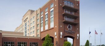 DoubleTree by Hilton Bay City - Riverfront