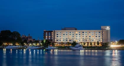 DoubleTree by Hilton Bay City - Riverfront