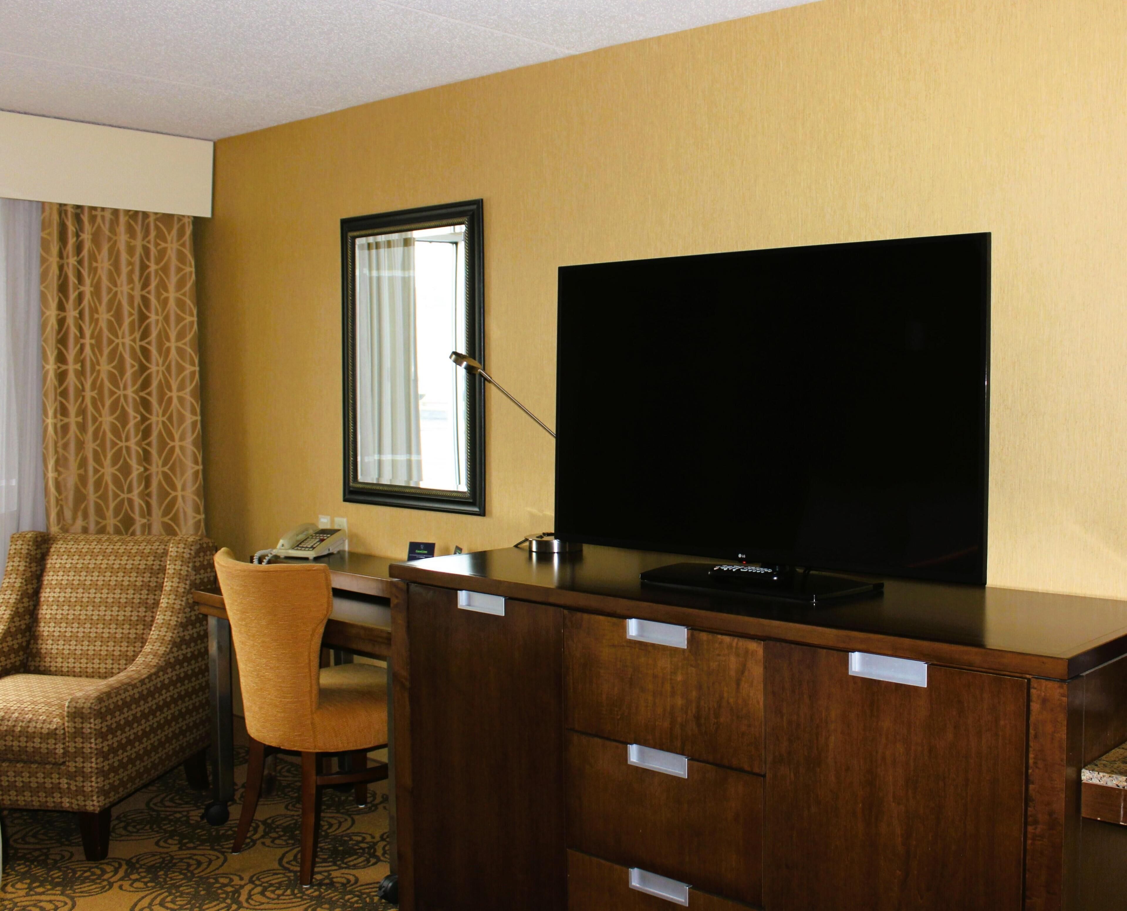 Egyptian cotton sheets, premium bedding, down comforters, pillowtop beds