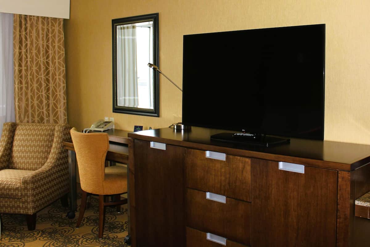 Egyptian cotton sheets, premium bedding, down comforters, pillowtop beds