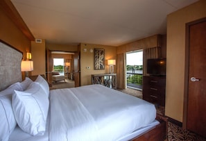 Suite, 2 slaapkamers, niet-roken, balkon | Lakens van Egyptisch katoen, luxe beddengoed, donsdekens