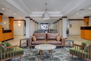 Coin salon dans le hall