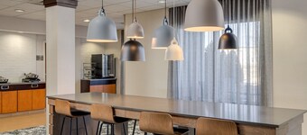 แฟร์ฟิลด์ อินน์แอนด์สวีทส์ บายแมริออท ลอว์ตัน