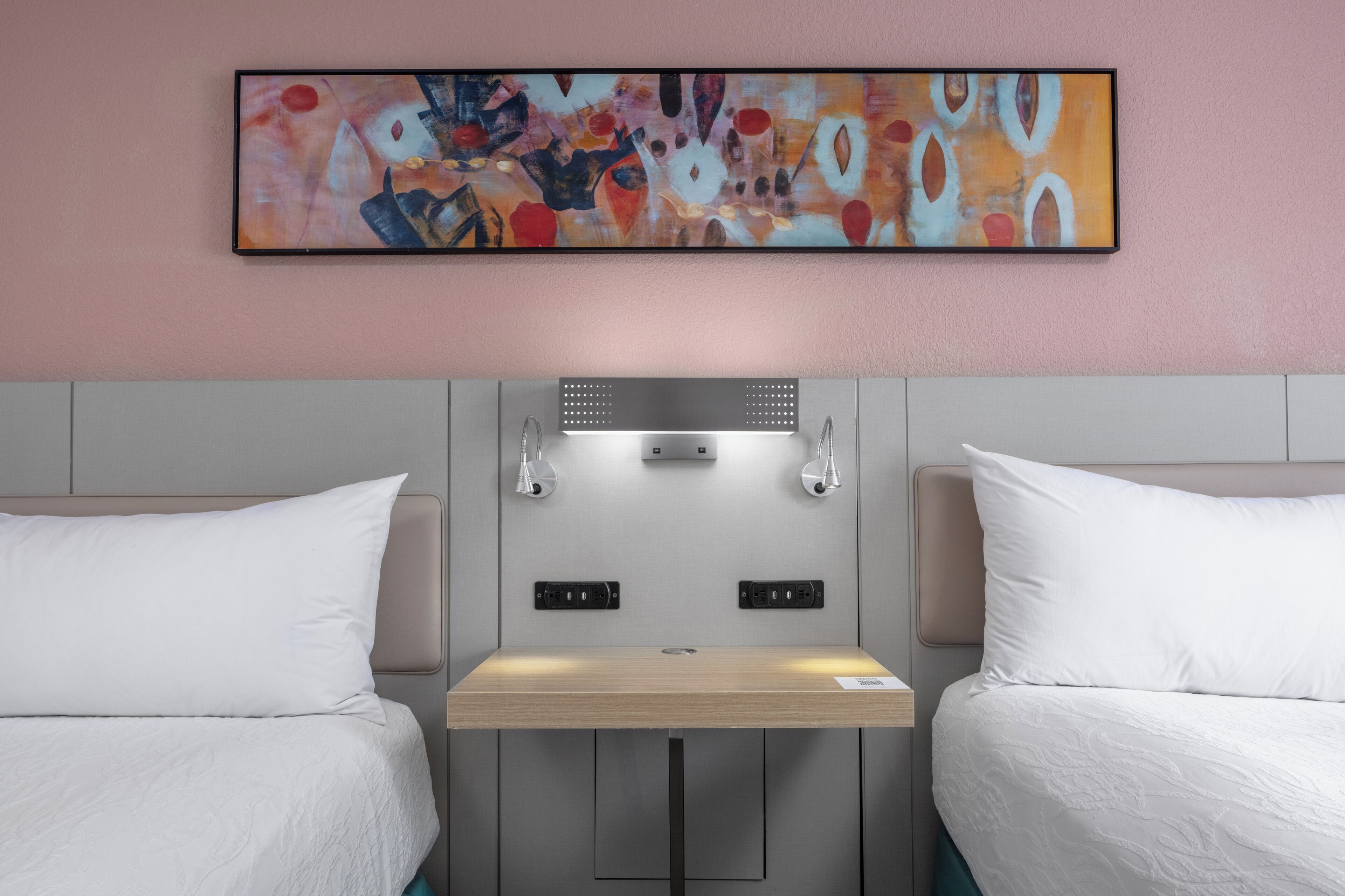 Bureau, rideaux occultants, chambres insonorisées