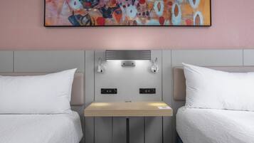 Bureau, rideaux occultants, chambres insonorisées