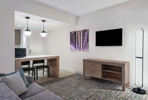 LED TV, MP3 dock - Homewood Suites by Hilton Montgomery (Montgomery)