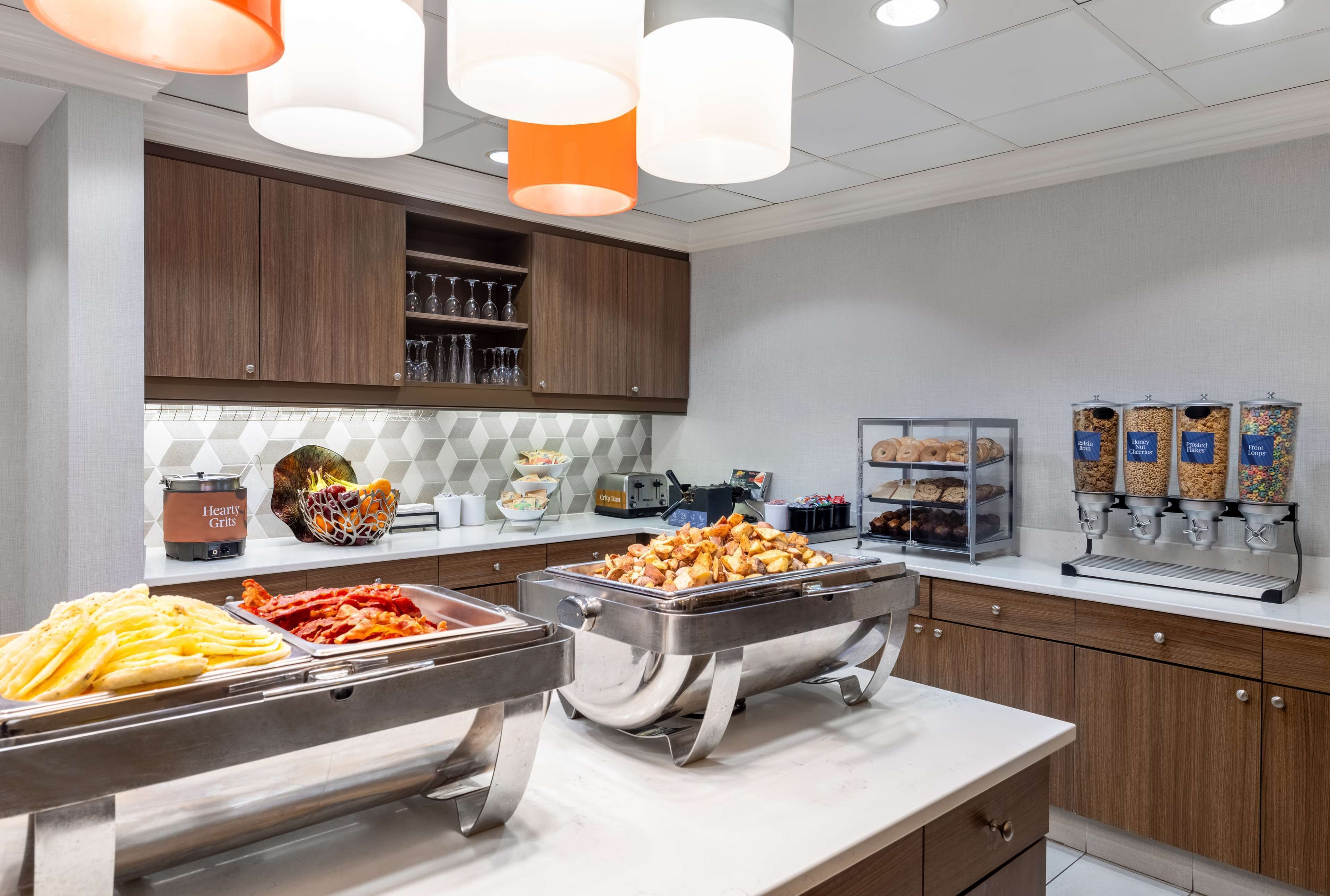 free daily full breakfast