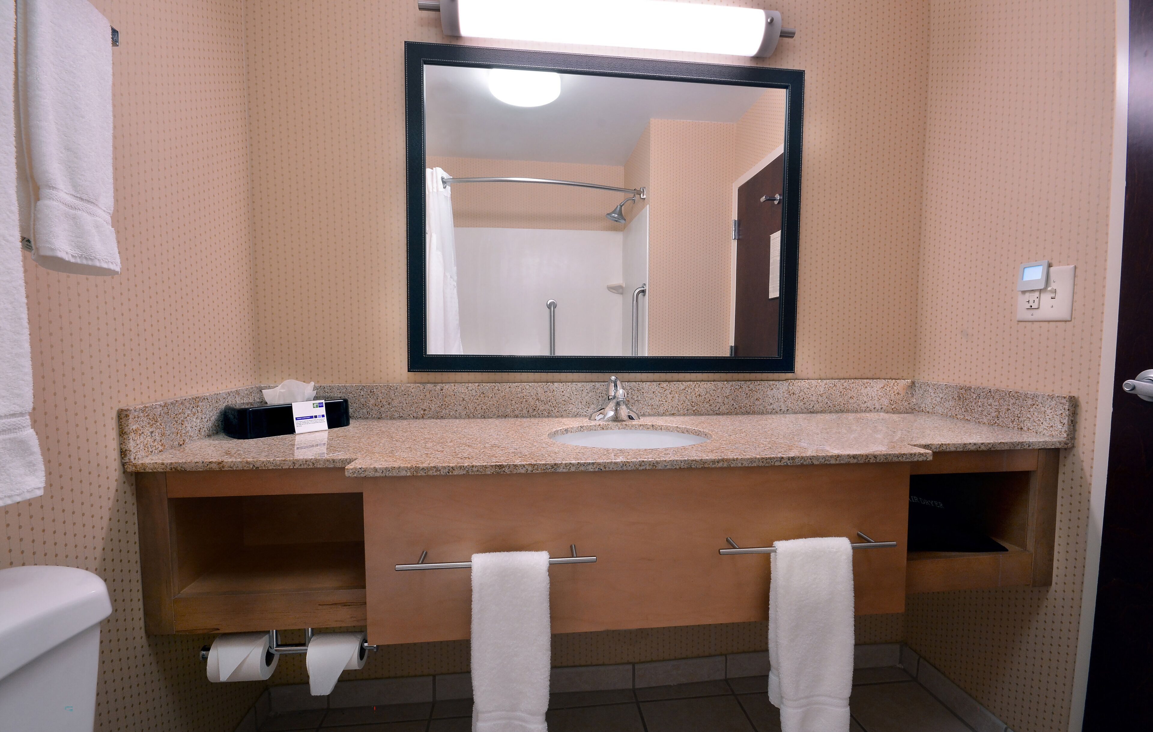 combined shower/bathtub, free toiletries, hair dryer, towels