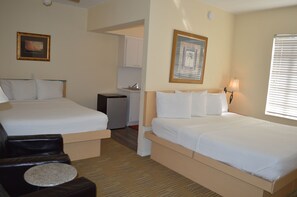 Studio, Kitchenette (1 King and 1 Queen Bed) | Premium bedding, individually decorated, individually furnished - Island House South Beach (Miami Beach)