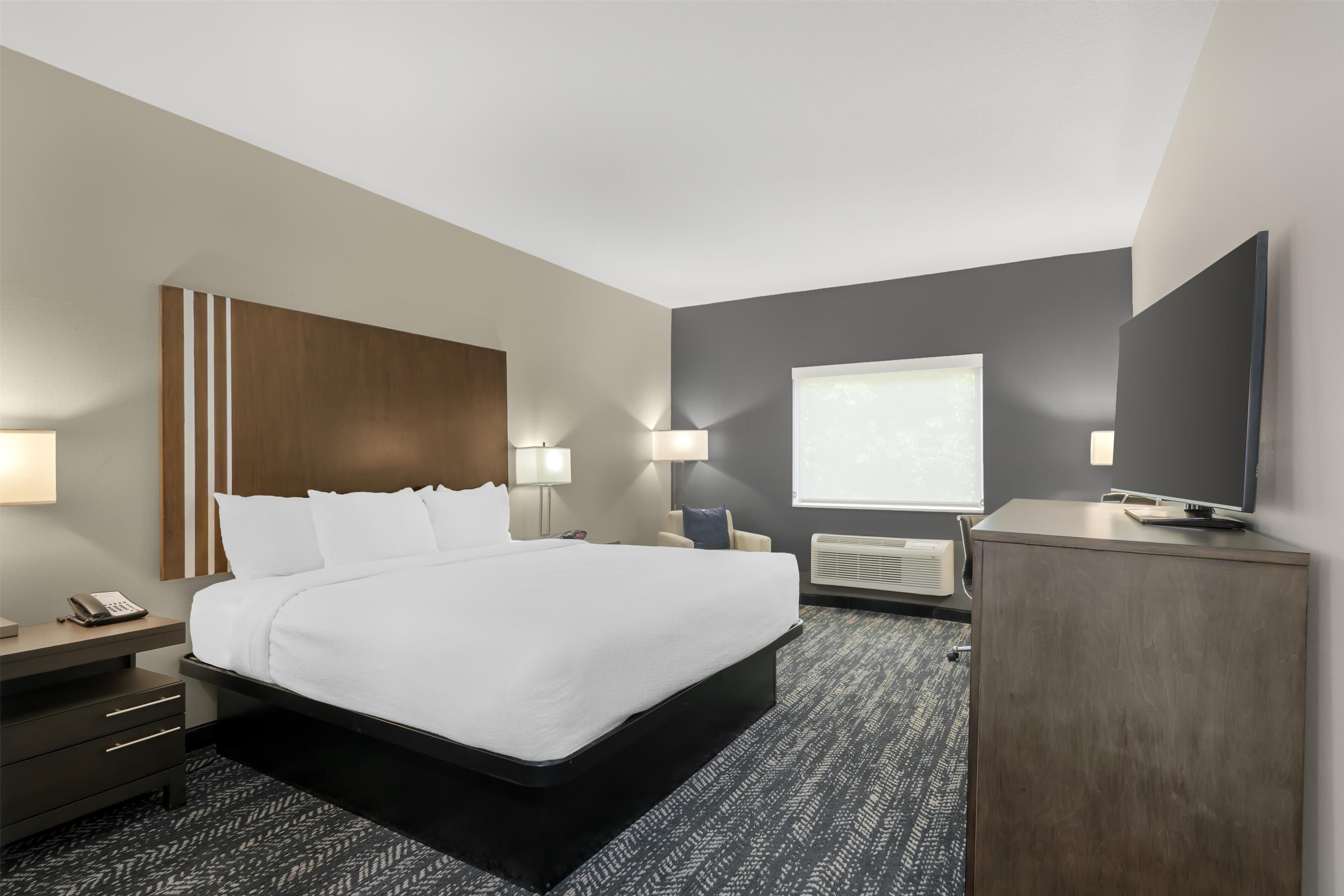 Rom – standard, 1 kingsize-seng, ikke-røyk, kjøleskap og mikrobølgeovn | Sengetøy i egyptisk bomull og sengetøy av topp kvalitet