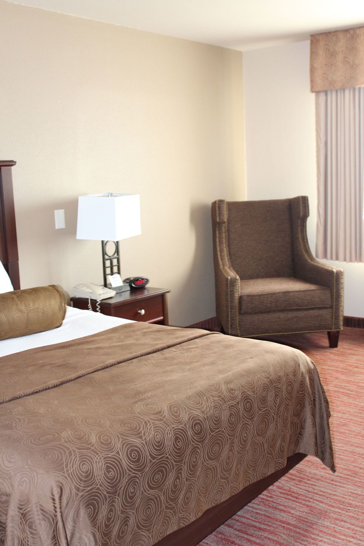 Verdunkelungsvorhänge, Bügeleisen/Bügelbrett, Babybetten, Zustellbetten