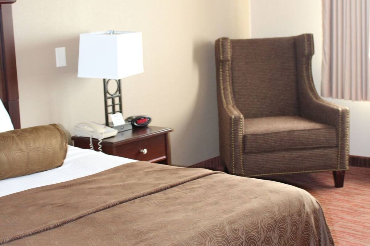 Verdunkelungsvorhänge, Bügeleisen/Bügelbrett, Babybetten, Zustellbetten