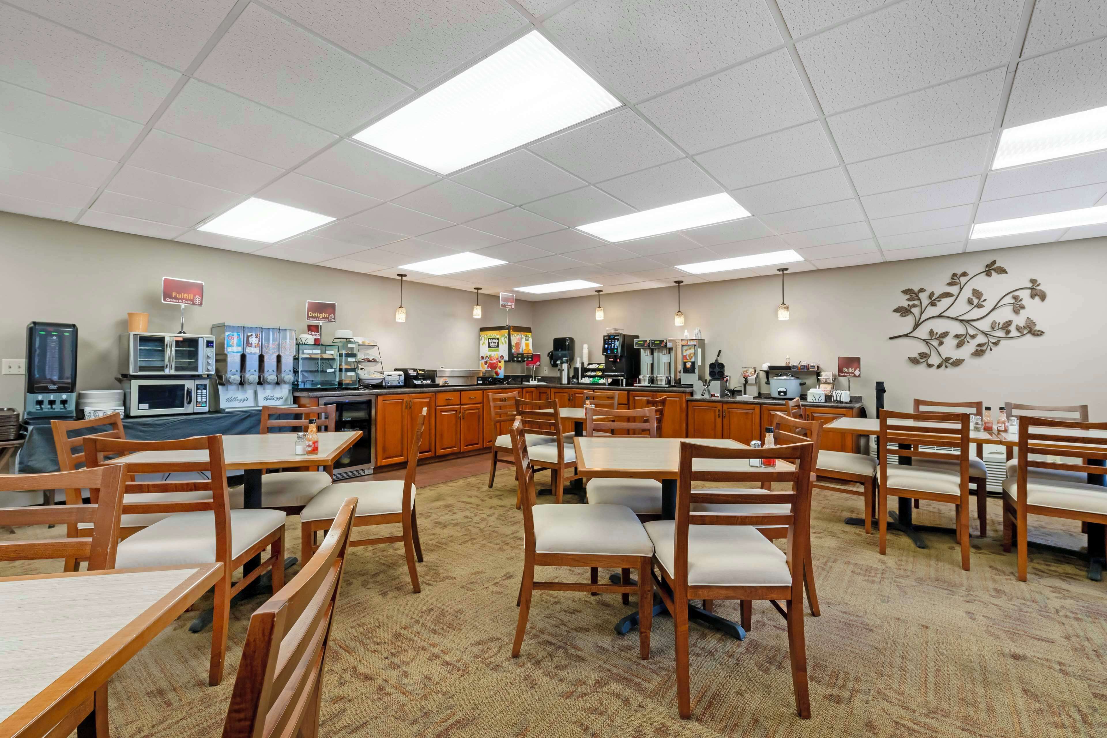 free daily continental breakfast