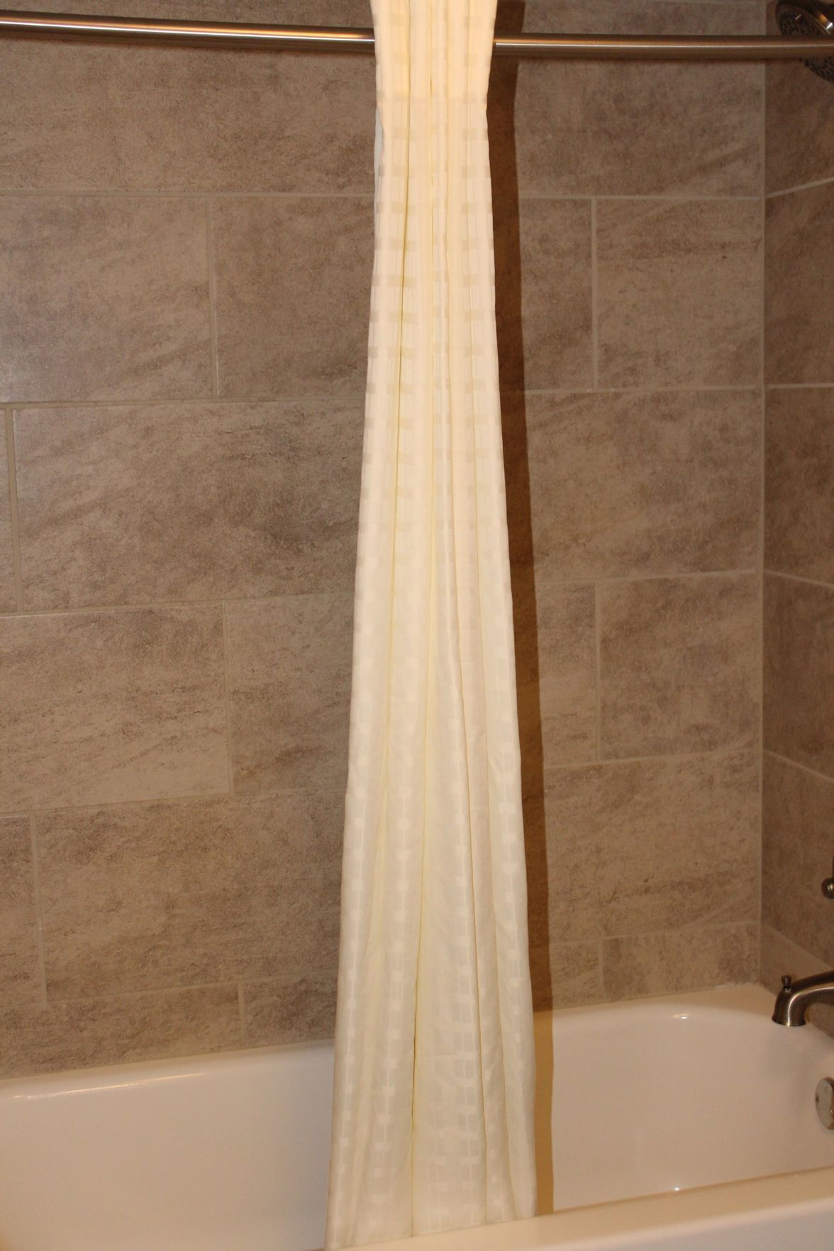 Badezimmer | Kostenlose Toilettenartikel, Haartrockner, Handtücher, Seife