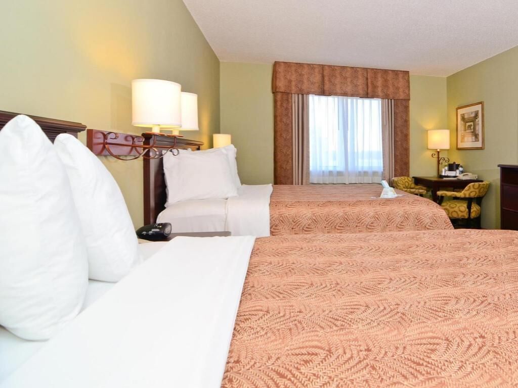 Verdunkelungsvorhänge, Bügeleisen/Bügelbrett, Babybetten, Zustellbetten