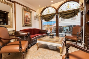 Lobby sitting area - Best Western Empire Palace Hotel & Spa - Special Class (Istanbul)