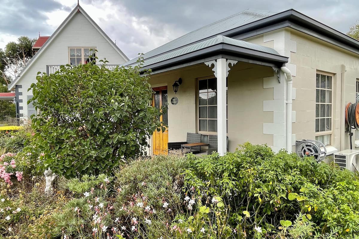 Luxury Cottage, 2 Bedrooms (Dove) | 2 bedrooms, blackout drapes, soundproofing, iron/ironing board
