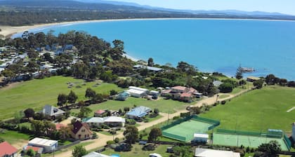 Swansea Cottages & Lodge Suites