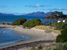 Una playa cerca