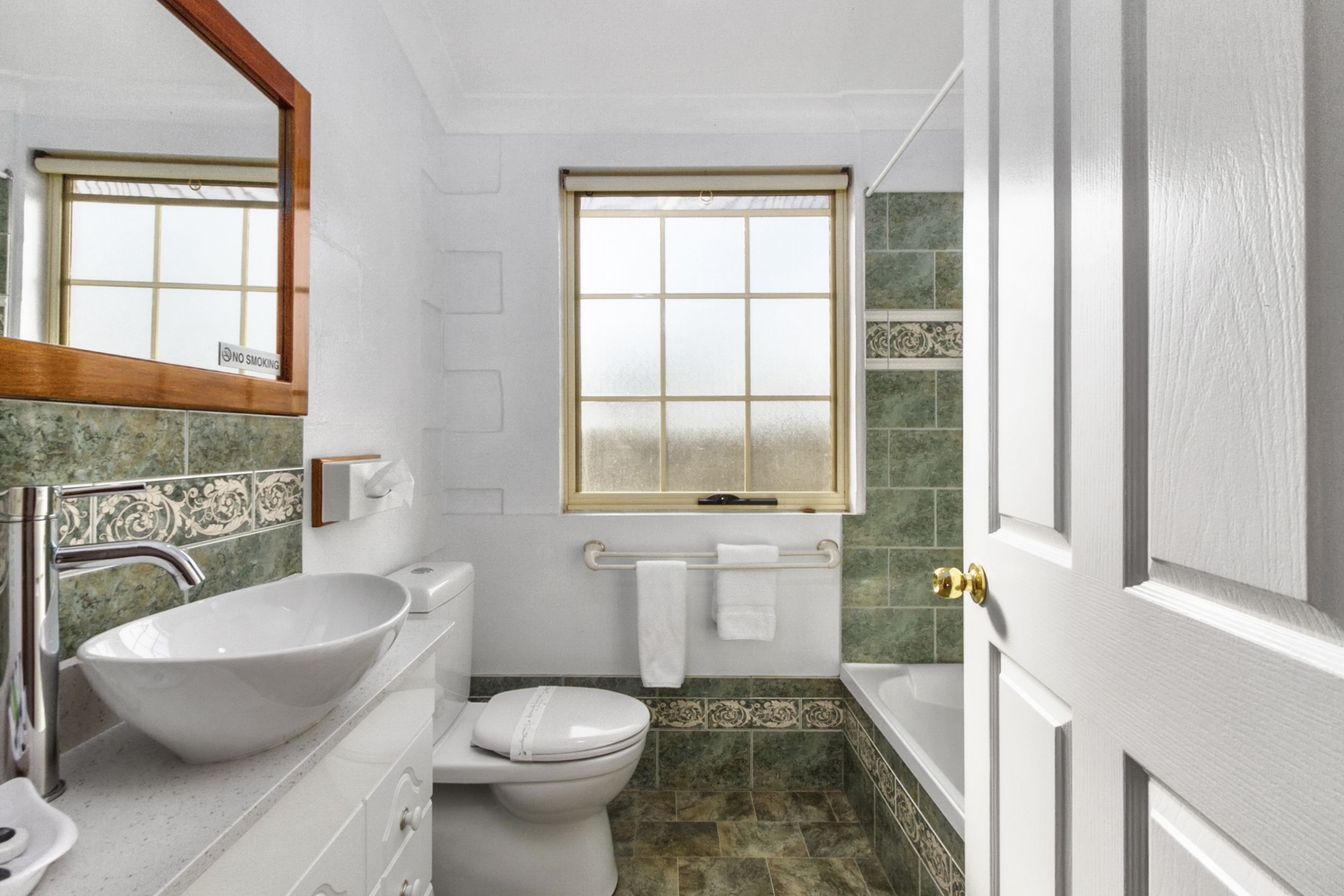 family suite 1 | bathroom | free toiletries, towels, soap, shampoo