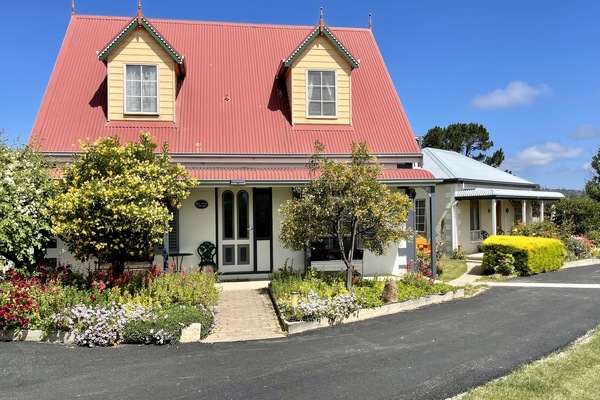 Familie cottage, 3 slaapkamers, bubbelbad, uitzicht op de baai | Verduisterende gordijnen, geluiddichte muren