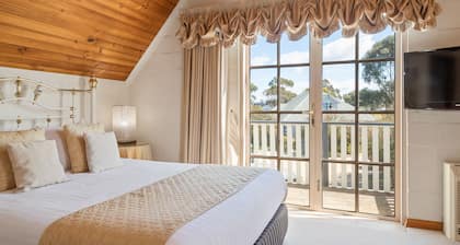 Swansea Cottages & Lodge Suites