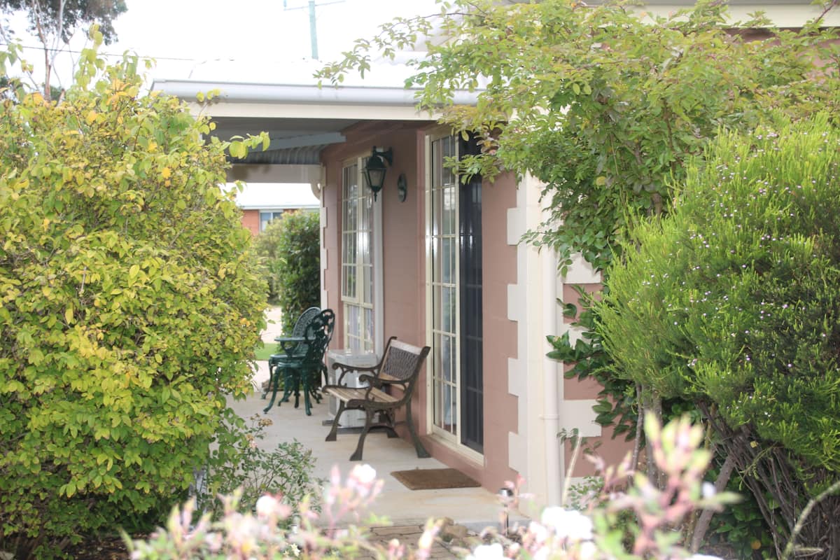 Deluxe Cottage, 2 Bedrooms (Kirby) | Terrace/patio