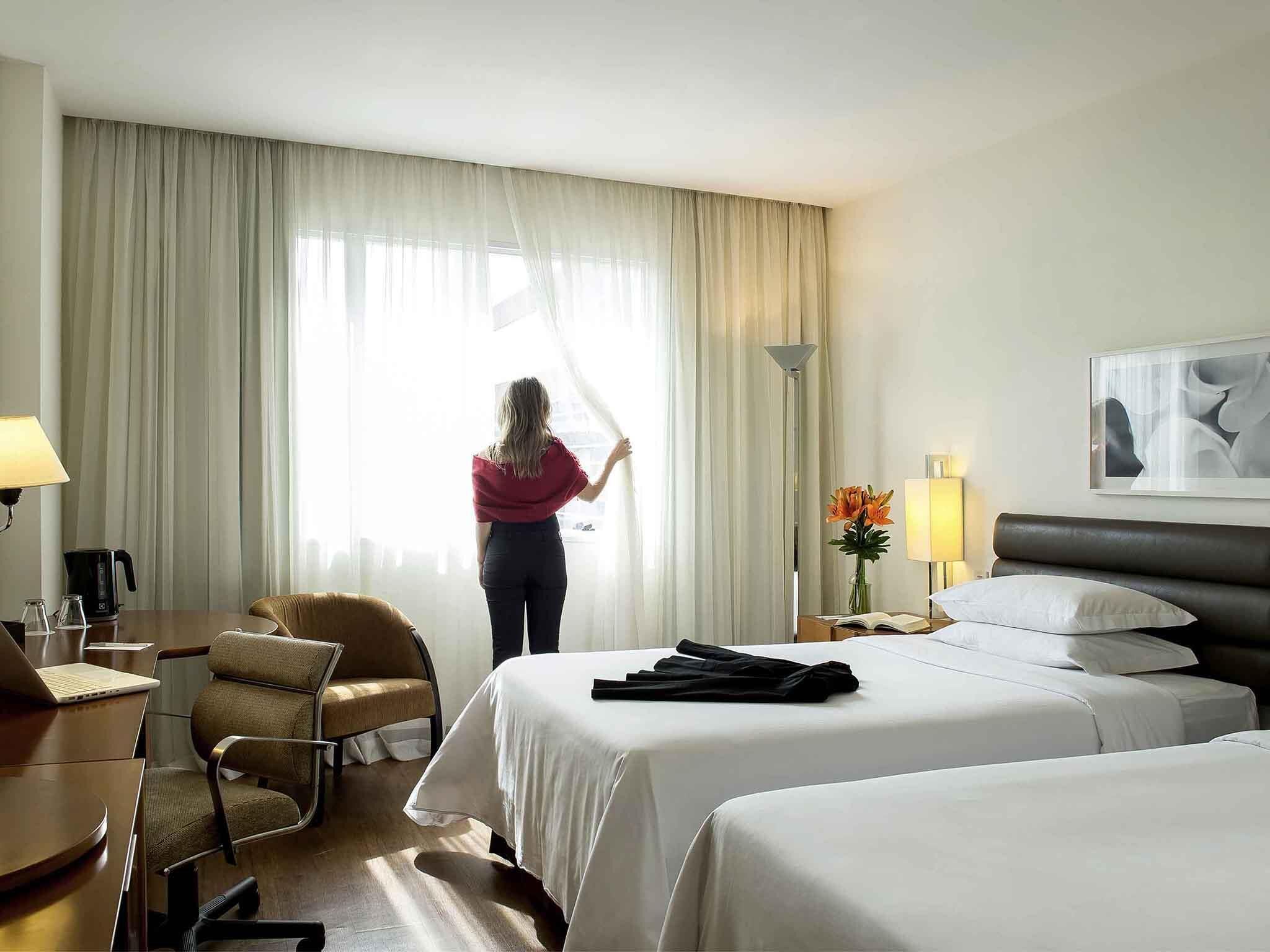 minibar, in-room safe, desk, laptop workspace