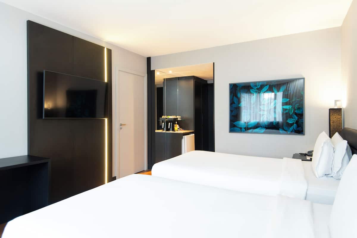 Minibar, in-room safe, desk, laptop workspace