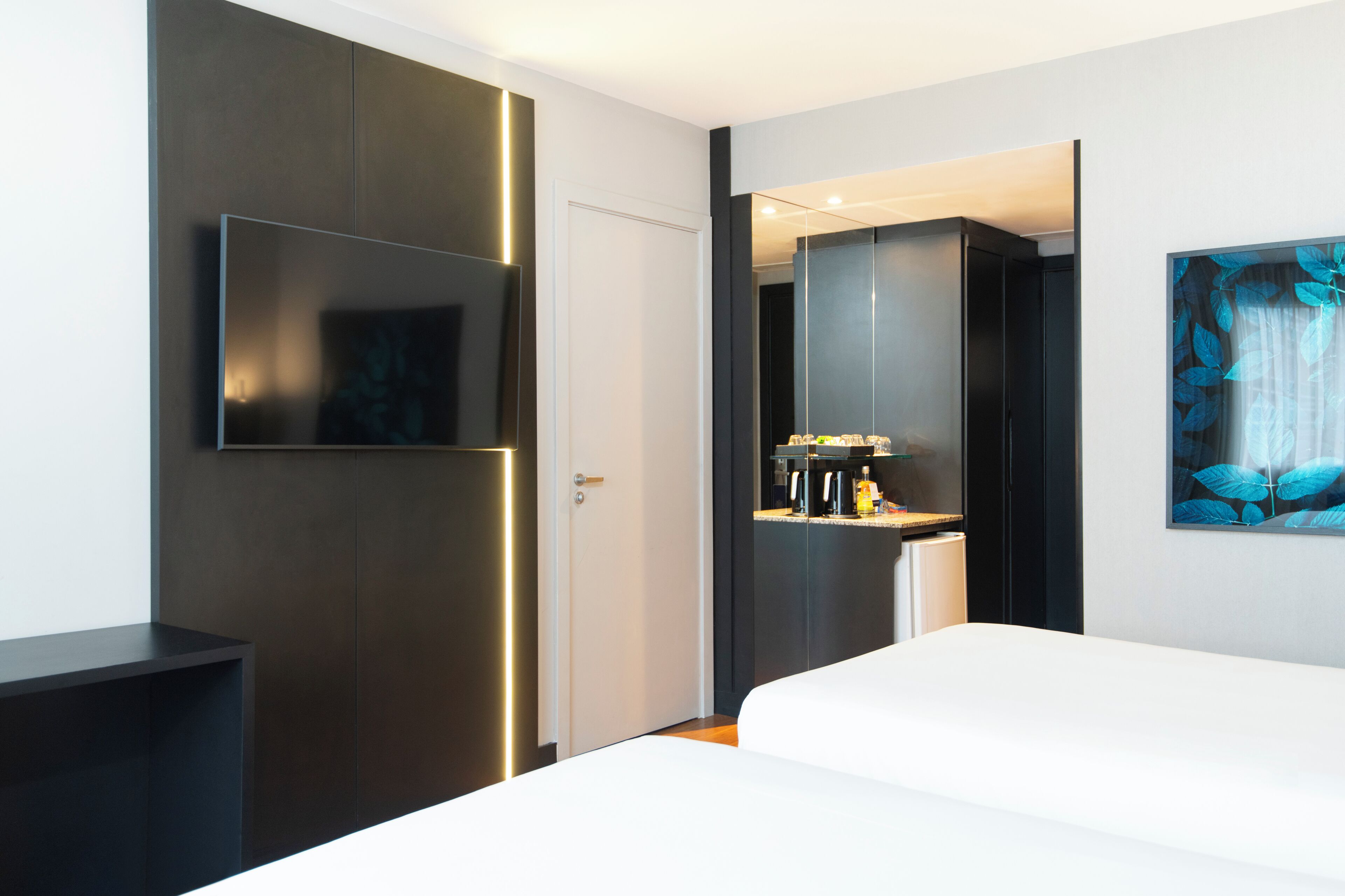 Habitación superior con 2 camas individuales, 2 camas individuales | Minibar, caja fuerte, escritorio y espacio para trabajar con un portátil