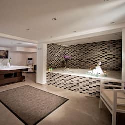 Couples treatment rooms, sauna, hot tub, steam room, Turkish bath
