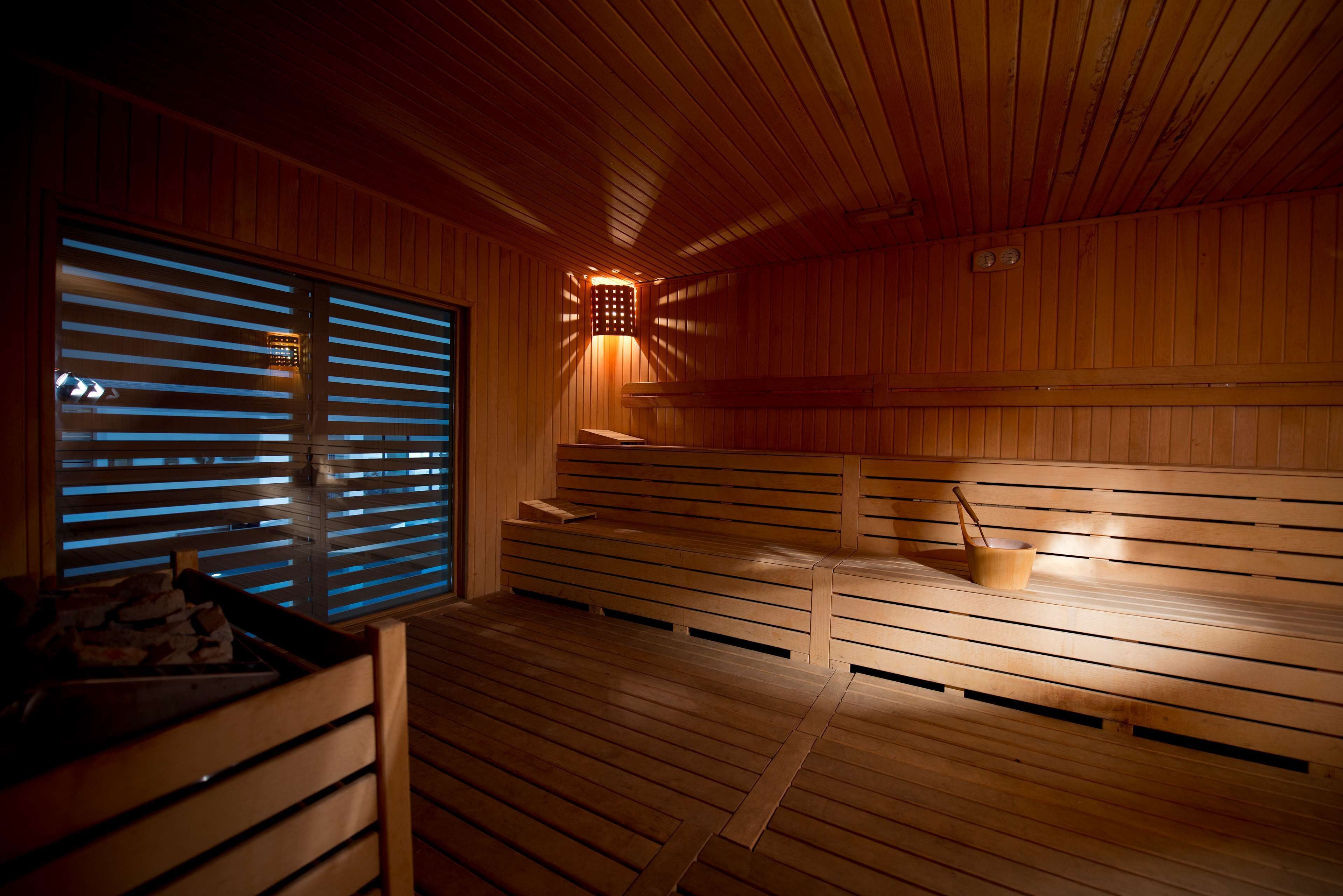 couples treatment room(s), sauna, hot tub, steam room