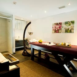 Couples treatment rooms, sauna, hot tub, steam room, Turkish bath