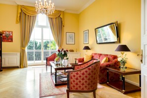 80-cm flat-screen TV with cable channels, TV - Gróf Degenfeld Castle Hotel **** Superior (Tarcal)