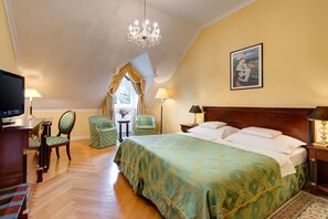 Classic Double Room | Hypo-allergenic bedding, minibar, in-room safe, desk - Gróf Degenfeld Castle Hotel **** Superior (Tarcal)
