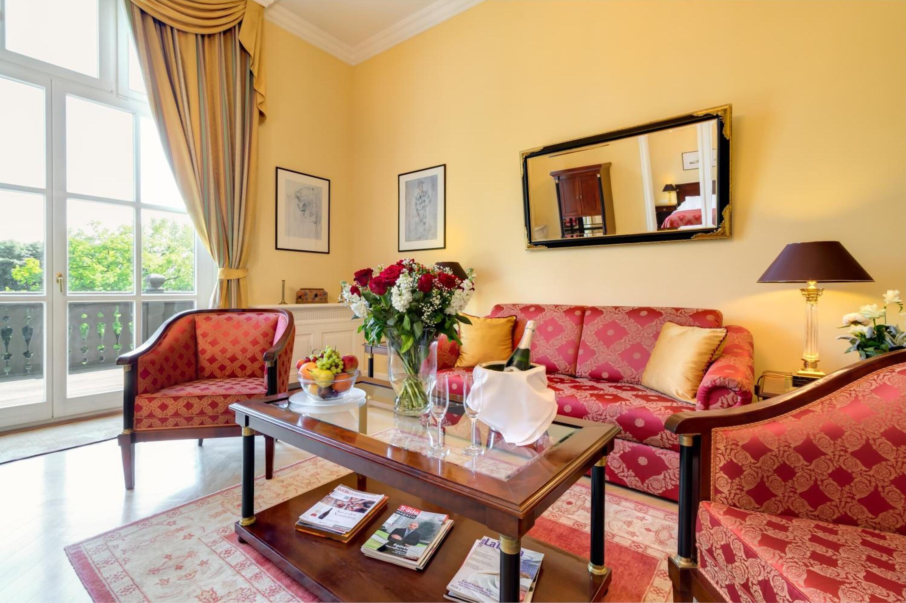 80-cm flat-screen tv with cable channels, tv