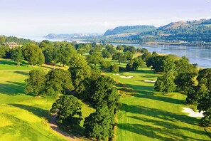 Suite Grand | Vista al campo de golf