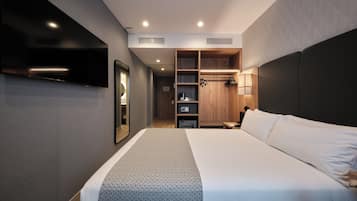 1 habitaciĂłn, caja de seguridad en la habitaciĂłn y escritorio