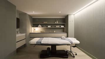 Een sauna, een bubbelbad, massagebehandelingen