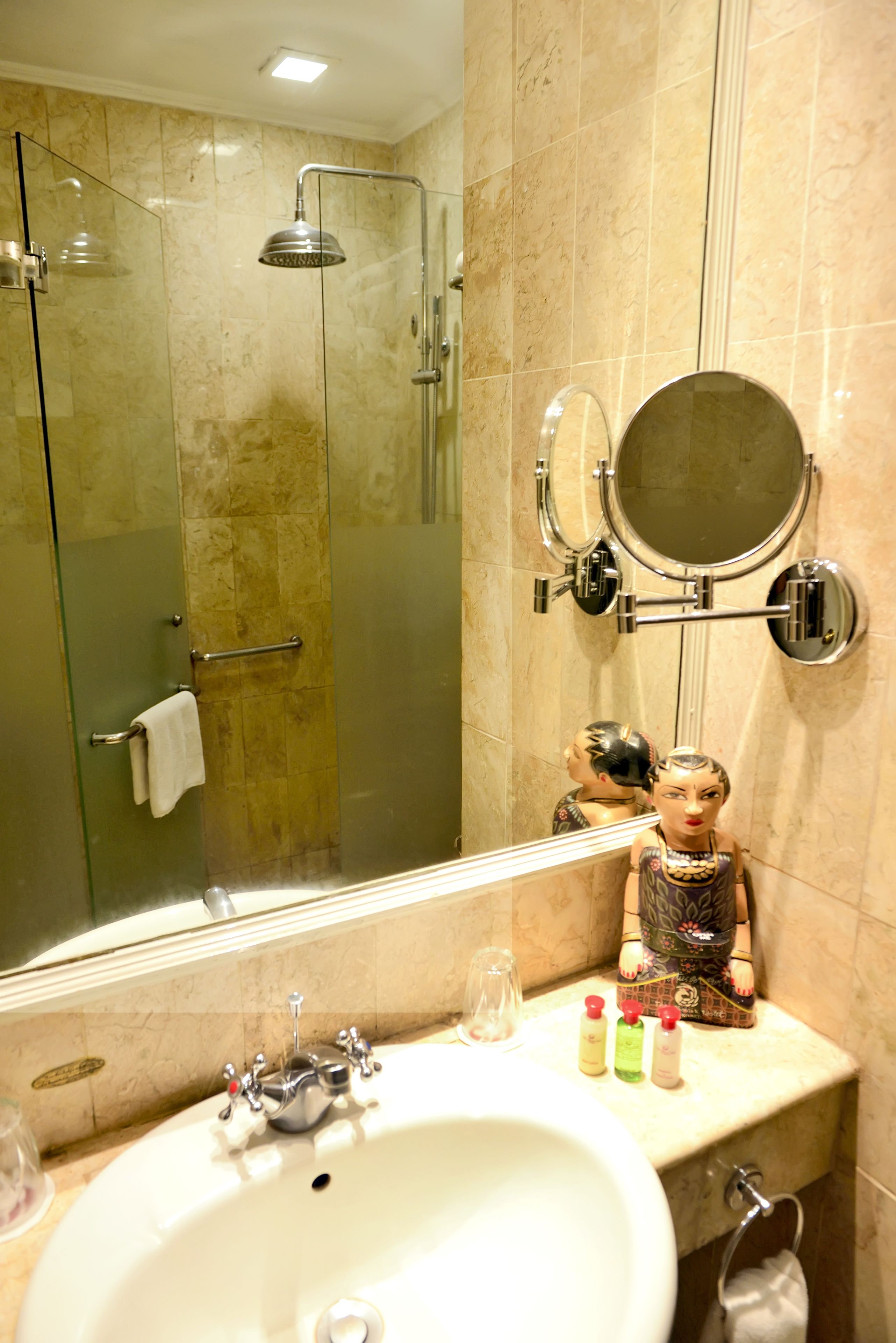 eco-friendly toiletries, slippers, towels