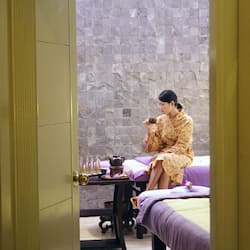 Couples treatment rooms, body treatments, body wraps, body scrubs