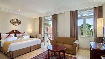 Premium bedding, minibar, in-room safe, desk