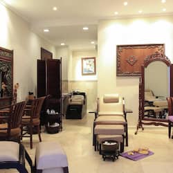 Couples treatment rooms, body treatments, body wraps, body scrubs