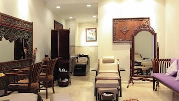 Couples treatment rooms, body treatments, body wraps, body scrubs