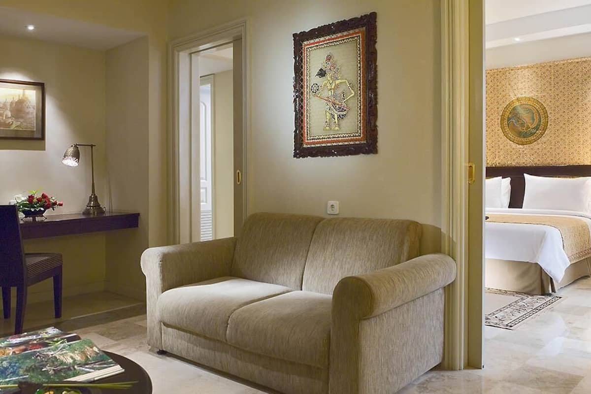 Suite, 1 King Bed with Sofa bed (Legendary)