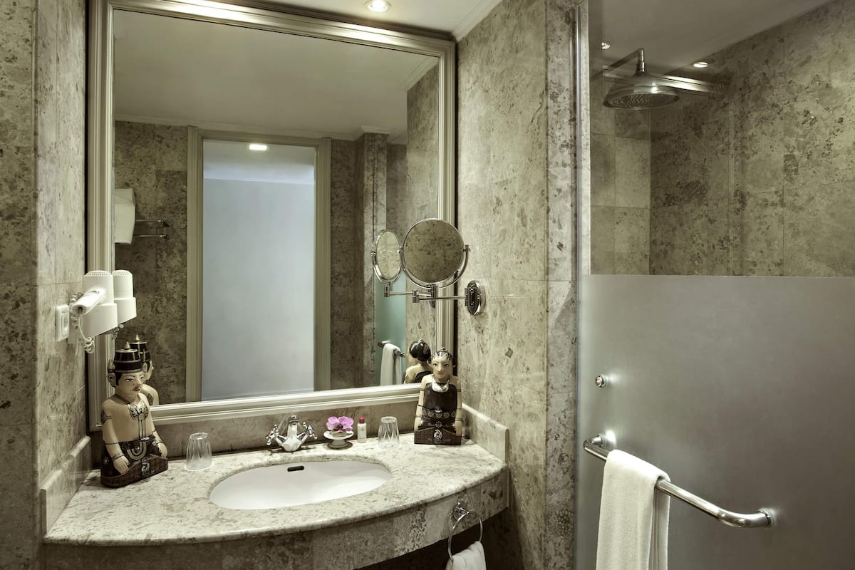 Ropa de cama de alta calidad y minibar