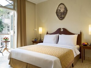 Premium bedding, minibar, in-room safe, desk - The Phoenix Hotel Yogyakarta - Handwritten Collection (Yogyakarta)